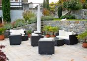 Giardino con comoda lounge